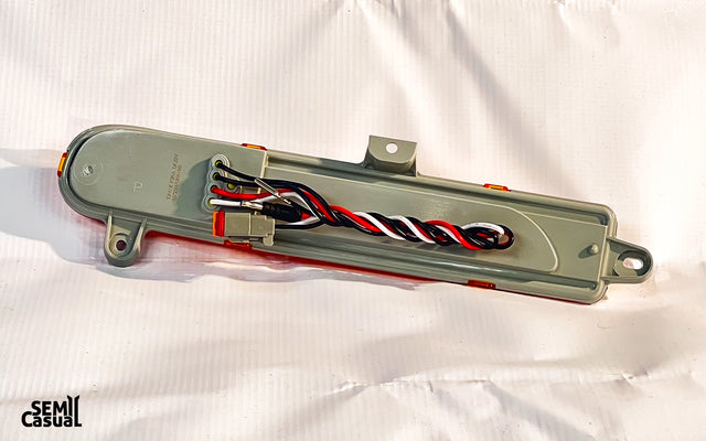 Trux Peterbilt 389 Sequential Amber LED Turn Signal & Marker Light Bar (Passenger Side)