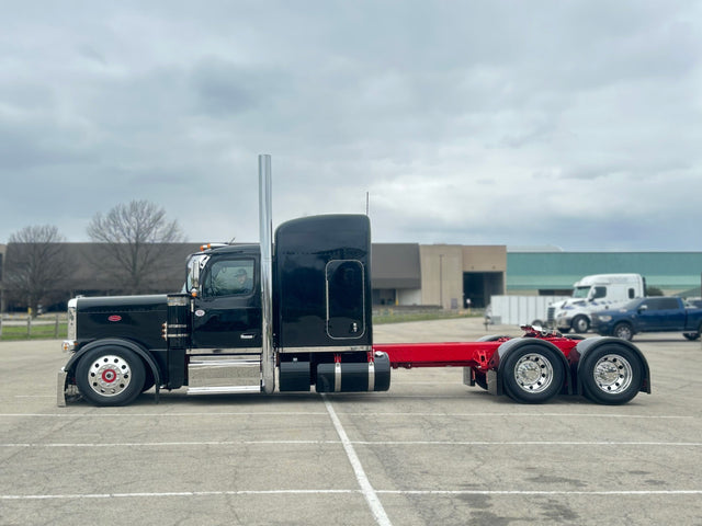 Cab and sleeper panels for 589 vert exhaust