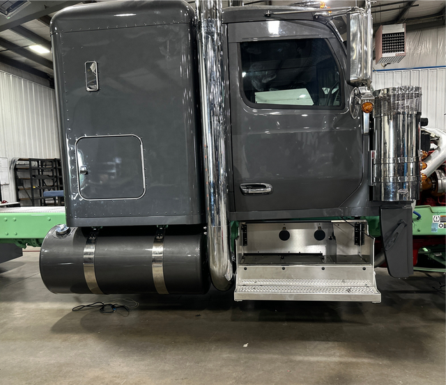 589 Cab/Sleeper Panels - Paintable, 58