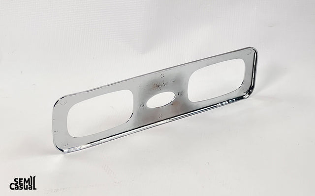 United Pacific Chrome Plastic A/C Vent Trim – Passenger Side (2006+ Peterbilt Models)